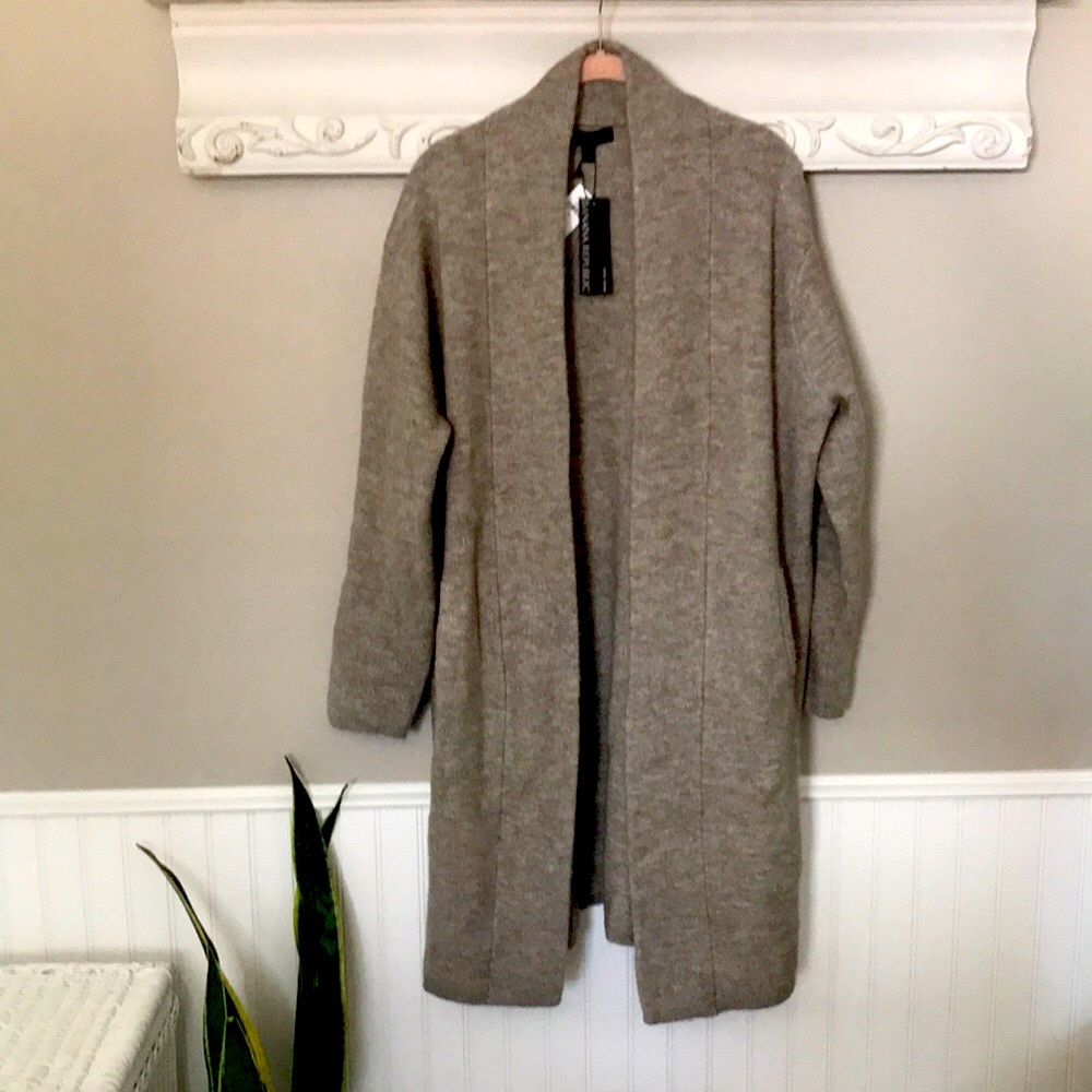 Banana Republic M new with tags women’s wool blend Banana Republic cardigan